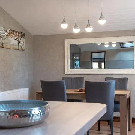 Clover 20 - Yellowtop Country Park - Hot Tub - Yorkshire Villa *