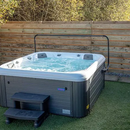 Clover 20 - Yellowtop Country Park - Hot Tub - Yorkshire Selby