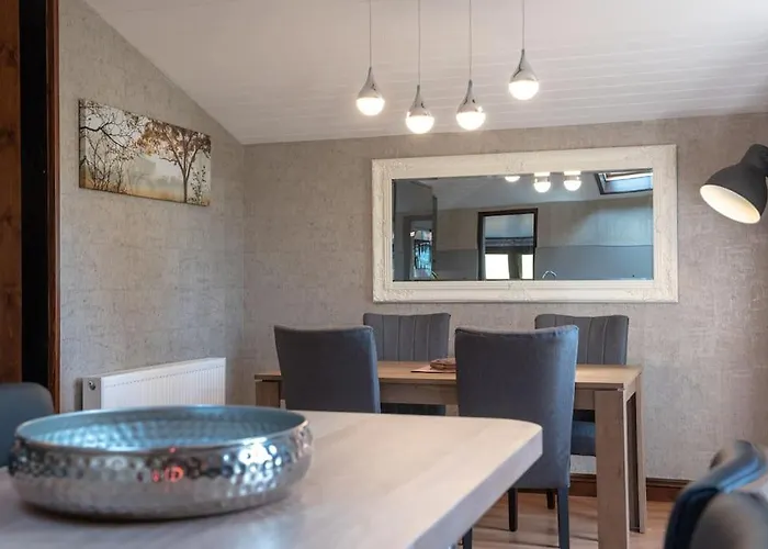 Clover 20 - Yellowtop Country Park - Hot Tub - Yorkshire Willa *