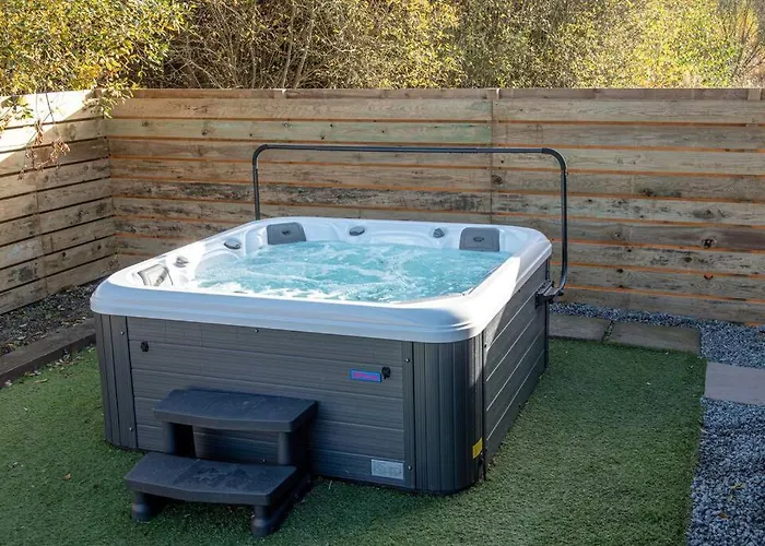 Clover 20 - Yellowtop Country Park - Hot Tub - Yorkshire Selby
